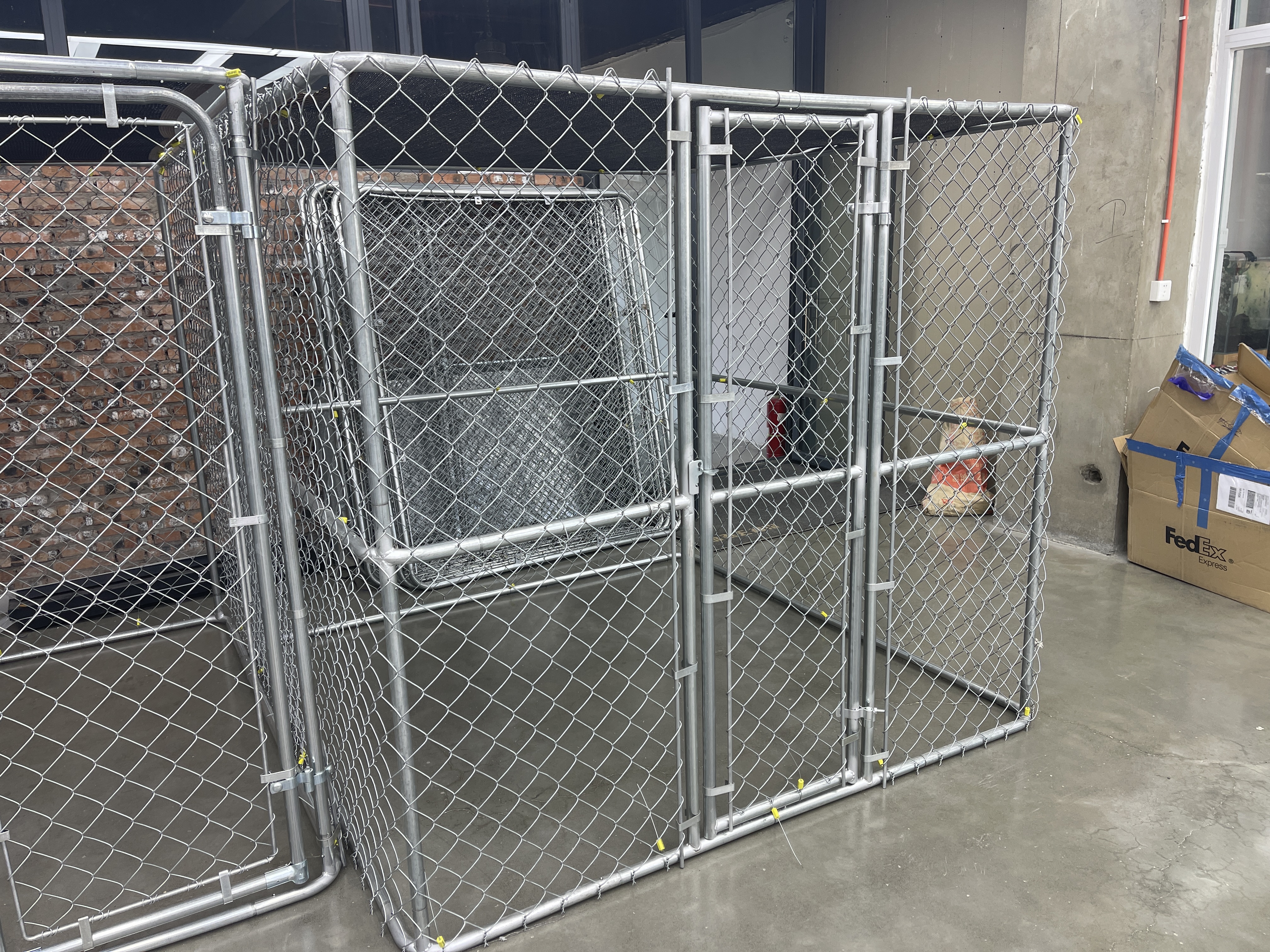 Dog cage Image 4