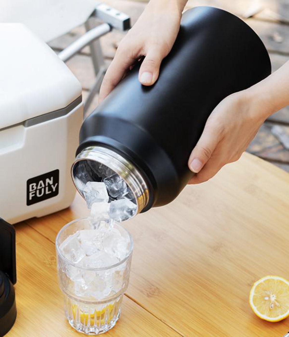 Ice storage bucket Image 2