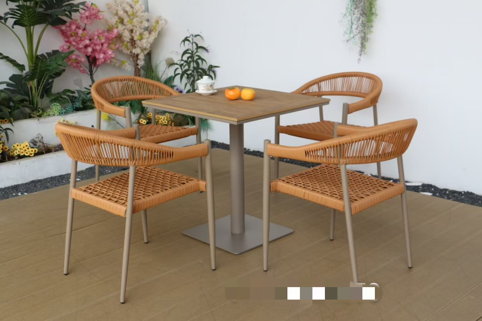 Outdoor seating Image 3