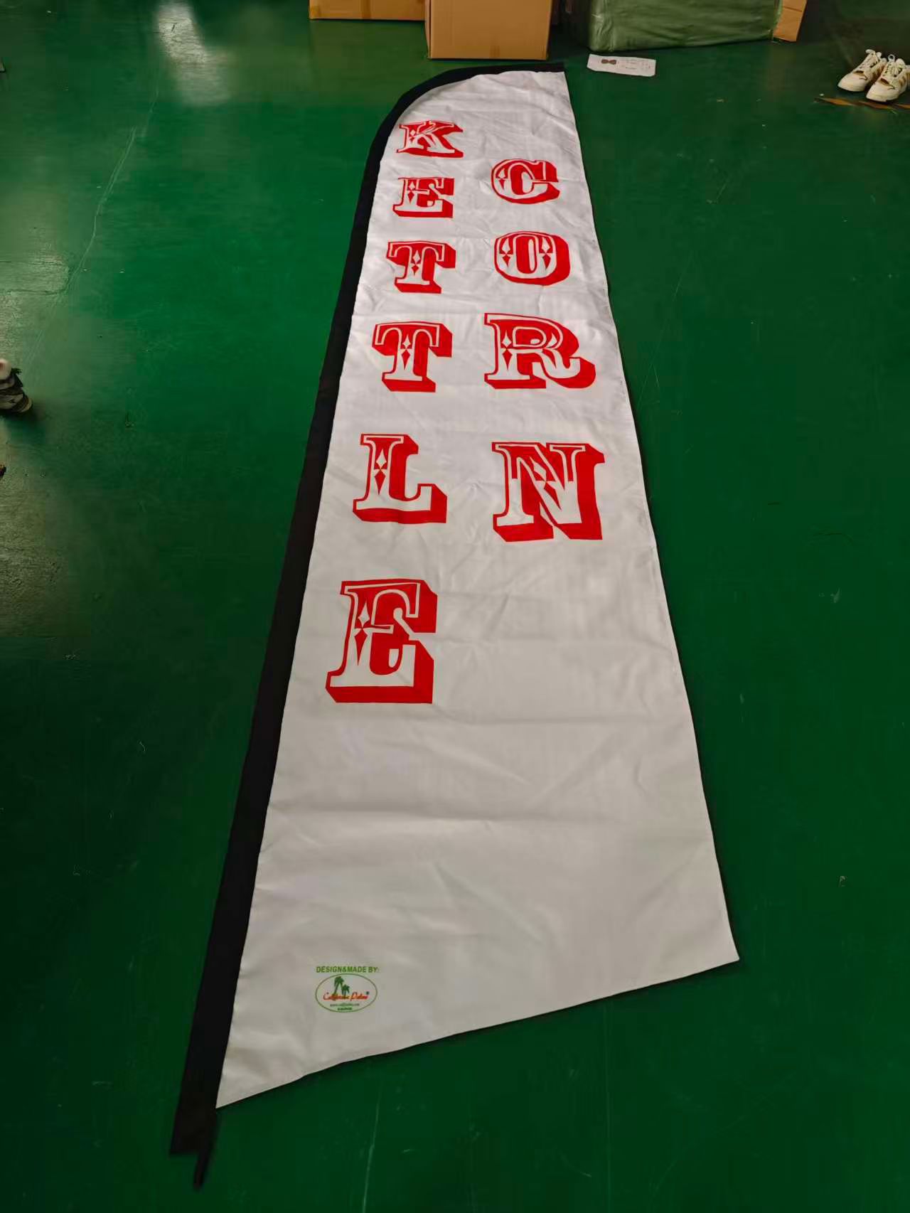 Feather square flag Image 5